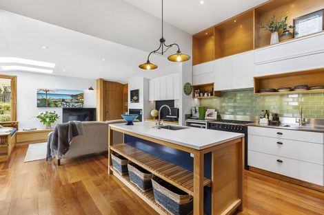 Photo of property in 11 Trelissick Crescent, Ngaio, Wellington, 6035