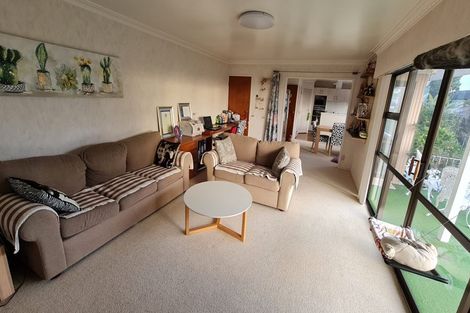 Photo of property in 1 Sunrise Lane, Te Atatu South, Auckland, 0610