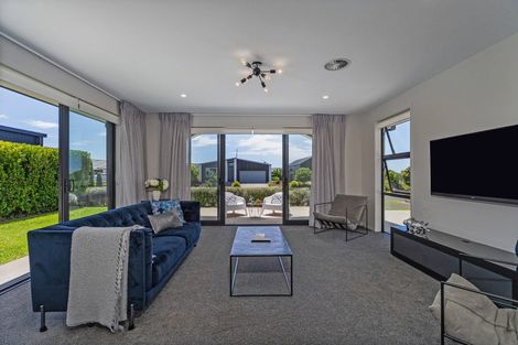 Photo of property in 6 Awatea Drive, Whitianga, 3510