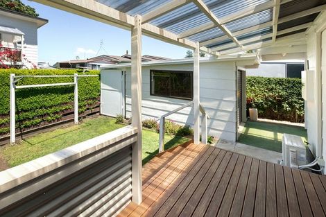 Photo of property in 4a Roretana Drive, Athenree, Katikati, 3177