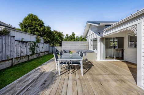 Photo of property in 2 Moana Crescent, Blagdon, New Plymouth, 4310