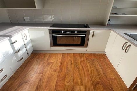 Photo of property in 70 Robbies Road, Shelly Park, Auckland, 2014