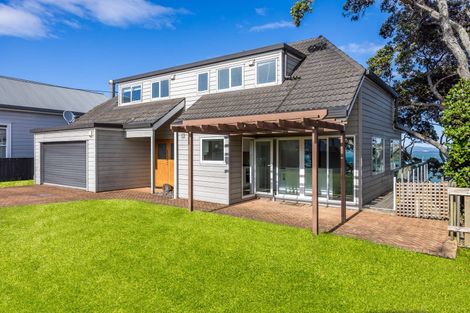 Photo of property in 74 Queen Street, Northcote Point, Auckland, 0627