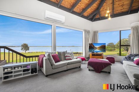 Photo of property in 14 Kaanapali Place, Wattle Downs, Auckland, 2103