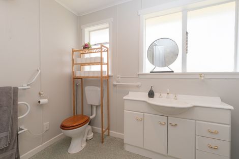 Photo of property in 10 Royal Terrace, Alexandra, 9320