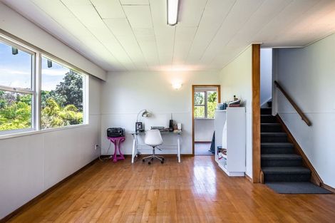 Photo of property in 10 Peter Terrace, Castor Bay, Auckland, 0620