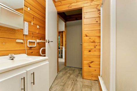 Photo of property in 2/32 Trinidad Road, Sunnynook, Auckland, 0620