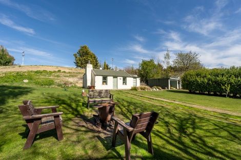 Photo of property in Ledingham Cottage, 46 Mcskimming Road, Patearoa, 9398