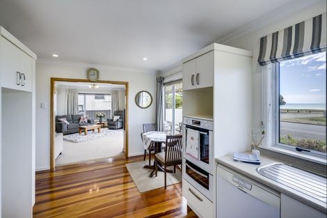Photo of property in 18 The Esplanade, Westshore, Napier, 4110