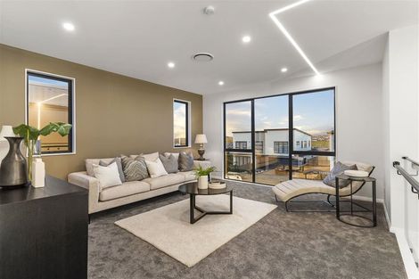 Photo of property in 8 Kumukumu Road, Long Bay, Auckland, 0630