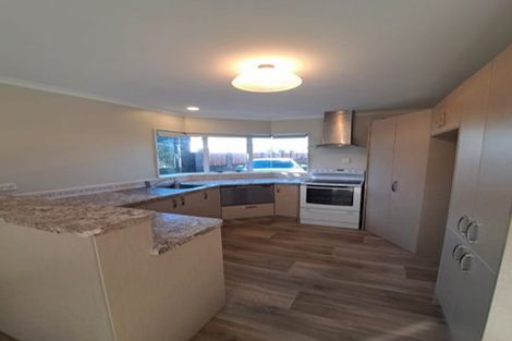 Photo of property in 17 Clemow Road, Fitzroy, New Plymouth, 4312