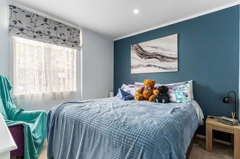 Photo of property in 71 Sikkim Crescent, Clover Park, Auckland, 2019