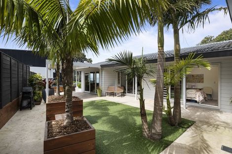 Photo of property in 24 Tui Street, Torbay, Auckland, 0630