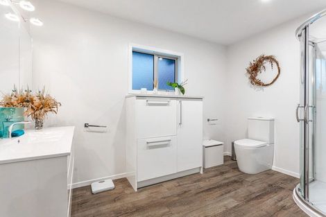 Photo of property in 171 Edmonton Road, Te Atatu South, Auckland, 0610