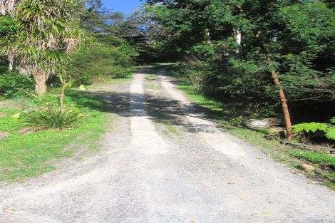 Photo of property in 35 Tarapatiki Drive, Whitianga, 3510