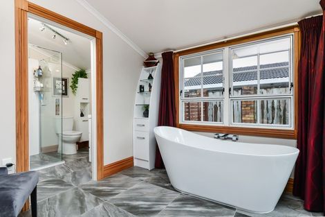 Photo of property in 37 Dalethorpe Avenue, Fairfield, Hamilton, 3214