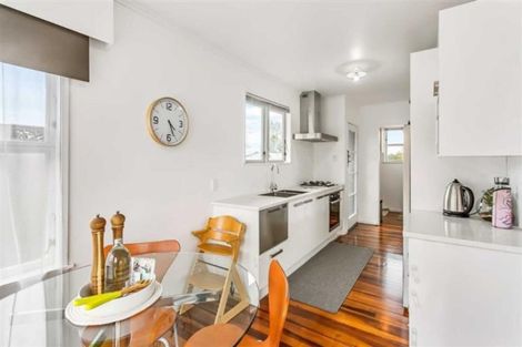 Photo of property in 1/29 Woodside Road, Massey, Auckland, 0614