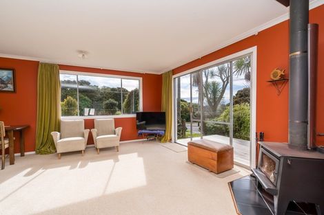 Photo of property in 8 Miro Street, Kaka Point, 9271