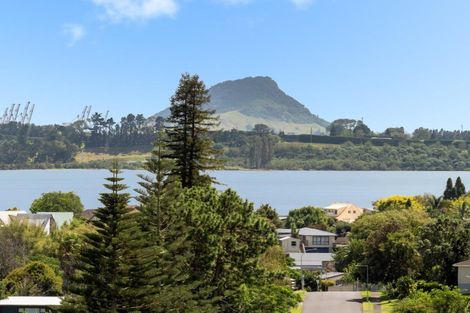 Photo of property in 42 Oteki Park Drive, Welcome Bay, Tauranga, 3112
