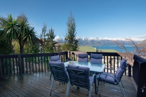Photo of property in 36 Greenstone Place, Fernhill, Queenstown, 9300