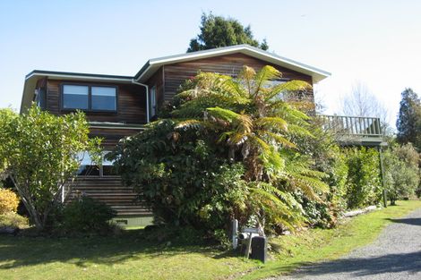 Photo of property in 8 Waiparemo Crescent, Pukawa Bay, Turangi, 3381