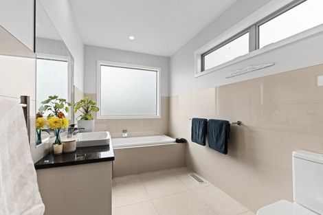 Photo of property in 2 Fern Lane, Whalers Gate, New Plymouth, 4310