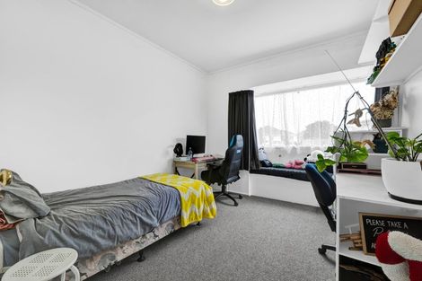 Photo of property in 1 Albert Street, Hawera, 4610