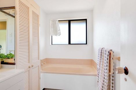 Photo of property in 8 Algie Place, Avonhead, Christchurch, 8042