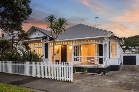 Photo of property in 202 Clyde Street, Island Bay, Wellington, 6023