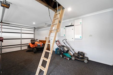 Photo of property in 23 Kahika Grove, Huapai, Kumeu, 0810