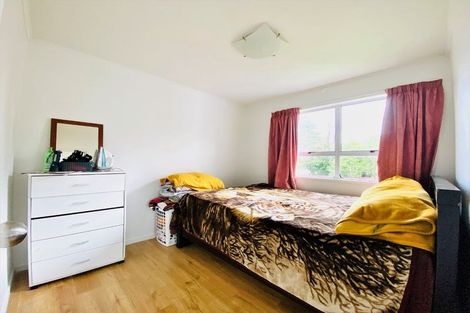Photo of property in 12 St Margaret Place, West Harbour, Auckland, 0618