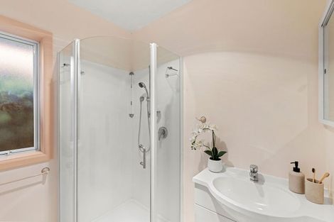 Photo of property in 35 Liverton Crescent, Bishopdale, Christchurch, 8053