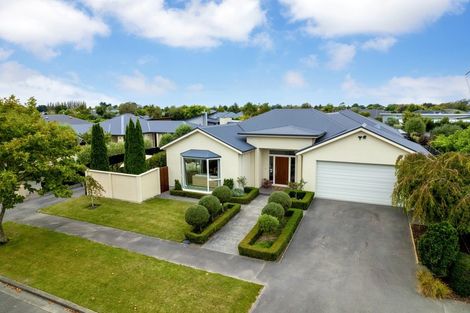 Photo of property in 12 Willowview Drive, Redwood, Christchurch, 8051