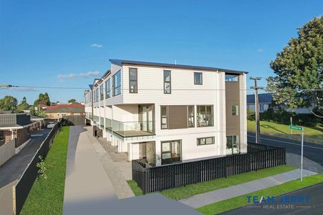 Photo of property in 2/2 Fairview Road, Papatoetoe, Auckland, 2025