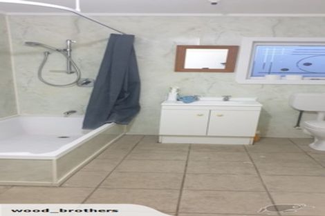 Photo of property in 15 Collingwood Road, Waiuku, 2123