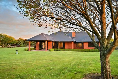 Photo of property in 10 East Ridge Grove, Newstead, Hamilton, 3286