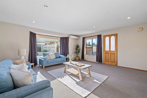 Photo of property in 4b Grassmere Street, Papanui, Christchurch, 8052