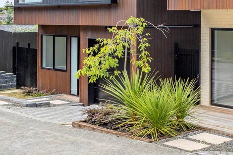 Photo of property in 11d Rene Place, Sunnyhills, Auckland, 2010