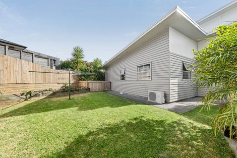 Photo of property in 14e Maple Crescent, Whalers Gate, New Plymouth, 4310