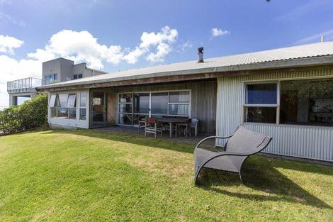 Photo of property in 18 Coates Avenue, Baylys Beach, Dargaville, 0377