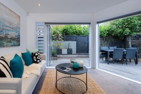 Photo of property in 37a Peter Terrace, Castor Bay, Auckland, 0620