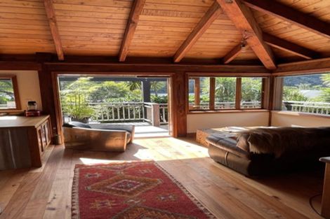 Photo of property in 15 Waiwera Road, Waiwera, Orewa, 0994