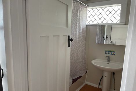 Photo of property in 2/25 Wellington Street, Papakura, 2110