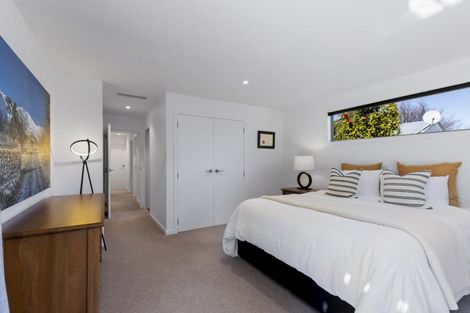 Photo of property in 5 Cedar Drive, Kelvin Heights, Queenstown, 9300