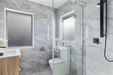 Photo of property in 4 Poto Road, Normandale, Lower Hutt, 5010