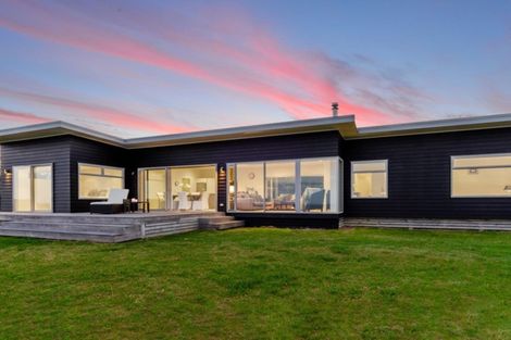 Photo of property in 22 Wonderview Road, Leigh, 0985