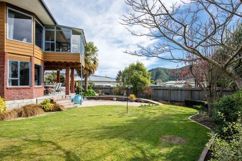 Photo of property in 4 Rimu Terrace, Waikawa, Picton, 7220
