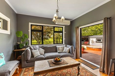 Photo of property in 82 Tikorangi Road, Tikorangi, Waitara, 4383