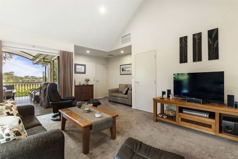 Photo of property in 23a Lake Road, Northcote, Auckland, 0627