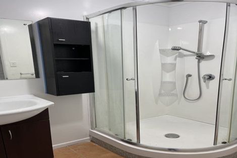 Photo of property in 233 Te Atatu Road, Te Atatu South, Auckland, 0610